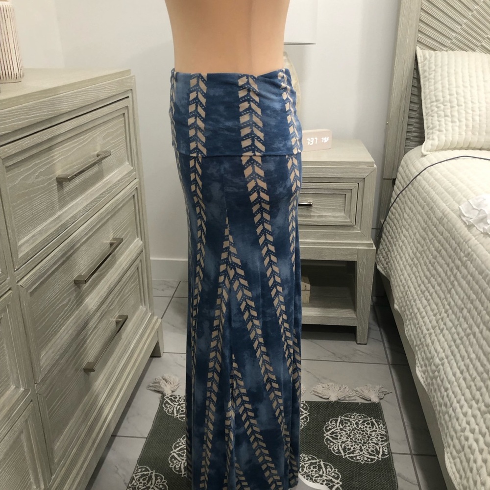 Billabong Blue and Beige Patterned Maxi Skirt - Picture 7 of 8